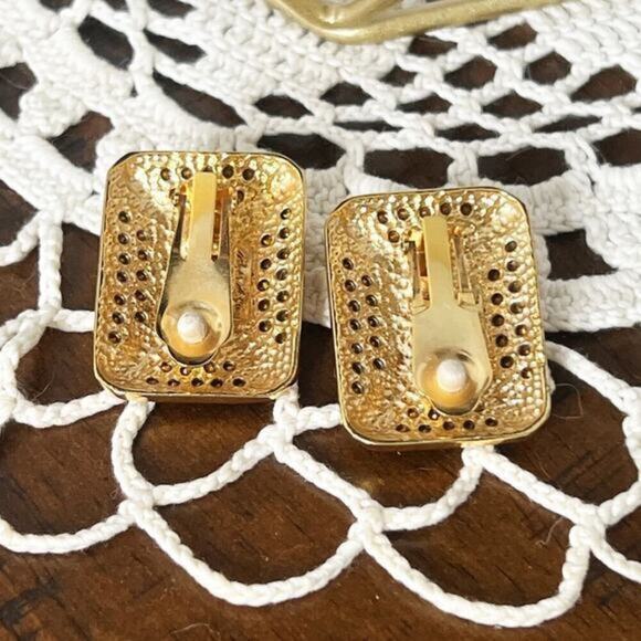 Alexis Kirk Vintage‎ Clip On Earrings Signed Rhinestones Red Stone Gold - Picture 3 of 7